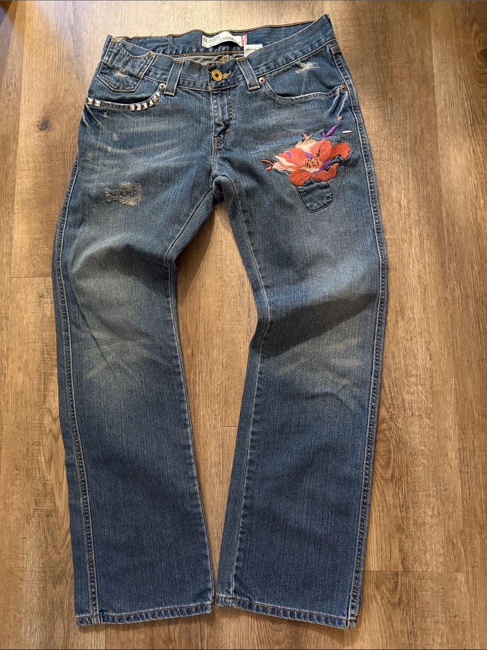 Levi’s 504  Vintage Y2K Slouch Straight BOHO Floral Embroidered Jeans Size 11